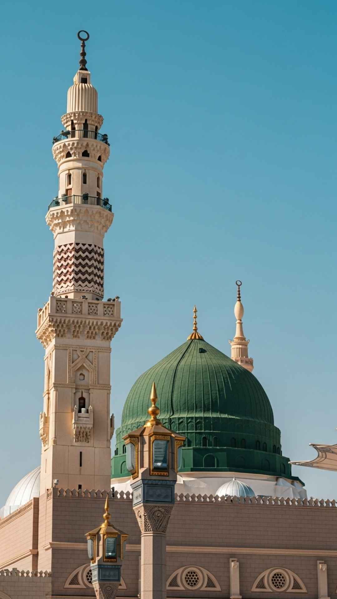 A beautiful Madina Sharif DP featuring the iconic Green Dome of Masjid Nabawi against a clear blue sky. This 4K HD Islamic DP from our Holy Places collection is a free download, perfect for a peaceful WhatsApp profile picture.